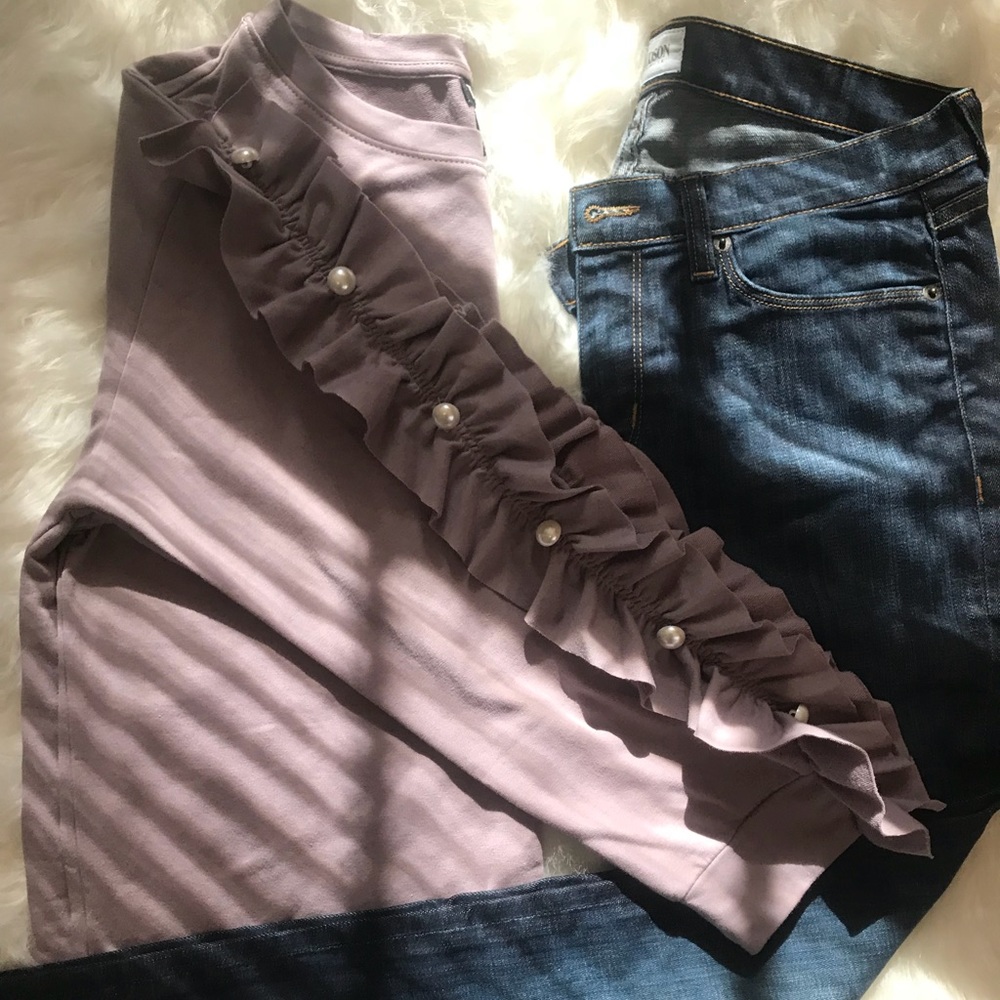 Ruffle sleeve sweatshirt